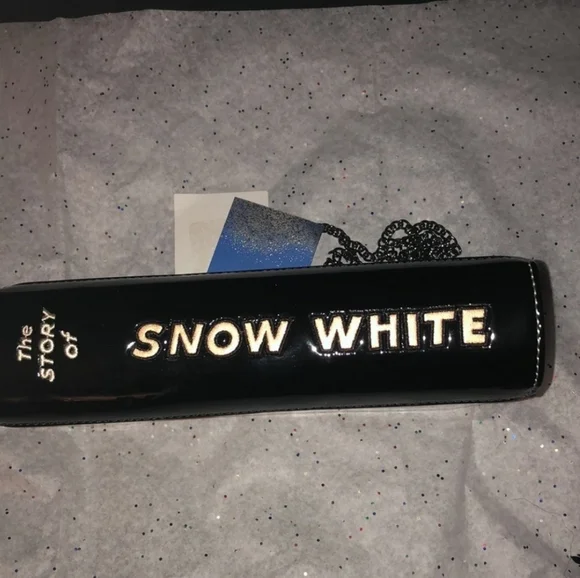 Danielle Nicole Snow White Crossbody Bag - Picture 2 of 5